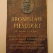 Tablica ku czci Bronisława Piłsudskiego w budynku PAU w Krakowie. ...