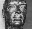 Popiersie Gabriela Narutowicza dłuta artysty rzeźbiarza Edwarda Wittiga eksponowane na wystawie  jego prac w Instytucie Propagandy Sztuki w Warszawie.