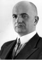 Roman Górecki, minister przemysłu i handlu.