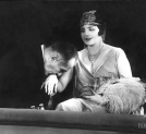 Kazimierz Junosza-Stępowski i Maria Gorczyńska w filmie Aleksandra Hertza "Ziemia obiecana" z 1927 roku.
