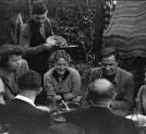 Posiłek w oddziale partyzanckim Jana Piwnika w Wykusie 12.09.1943 r.