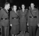 Promocja w szkole oficerskiej Pomocniczej Wojskowej Służby Kobiet w Windsorze 11.04.1945 r.