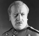 Bogusław Samborski jako generał Polenow w jednej ze scen filmu „Uroda życia”.  (2)