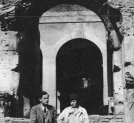 Aktorzy Maria Malicka i Zbigniew Sawan podczas podróży poślubnej w Rzymie w  1930 roku.