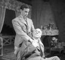 Przedstawienie ”Papa”  Gastona Armanda de Caillaveta i Roberta de Flersa w Teatrze Miejskim im. Juliusza Słowackiego w Krakowie w październiku 1936 roku.