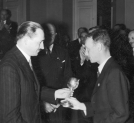 Uroczystość wręczenia nagród zwycięzcom XI Międzynarodowego Rajdu Automobilklubu Polski w Oficerskim Kasynie Garnizonowym w Warszawie w czerwcu 1938 r. (3)