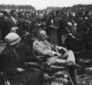 Marszałek Józef Piłsudski z żoną Aleksandrą podczas  uroczystości na placu Wolności w Kielcach w czasie V Zjazdu Legionistów 8.08.1926 r.