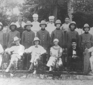 Pracownicy Poselstwa RP w Turcji w 1926 roku.