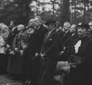 Uroczystość poświęcenia budynku Szkoły Powszechnej im. Józefa Piłsudskiego w Sulejówku, wrzesień 1937 roku.