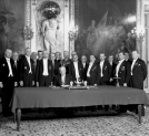 Ceremonia podpisania przez prezydenta RP Ignacego Mościckiego Konstytucji 1935 roku w Sali Rycerskiej na Zamku Królewskim w Warszawie, 23.04.1935 r.