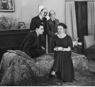 Przedstawienie „Niebieskie migdały” Hansa Chlumberga w Teatrze Ateneum w Warszawie w 1935 roku.