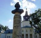 Pomnik Tadeusza Kościuszki przed ratuszem w Siedlcach.