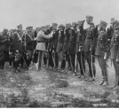 Dekoracja oficerów 30 Dywizji Piechoty, weteranów byłej Brygady Syberyjskiej w drugą rocznicę powrotu do Polski 16.07.1922 r.