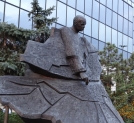 Pomnik Stefana Starzyńskiego na placu Bankowym w Warszawie.