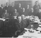 Posiedzenie Komisji Budowlanej w Ministerstwie Pracy i Opieki Społecznej w Warszawie z udziałem przedstawicieli instytucji ubezpieczeniowych 4.02.1930 r.