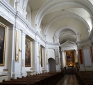 Wnętrze kościół Trójcy Przenajświętszej na Świętym Krzyżu.