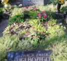 Grób (obecnie pusty) księdza Władysława Korniłowicza na cmentarzu Zakładu dla Niewidomych w Laskach pod Warszawą.