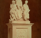 Pomnik trzech wieszczów dłuta Wiktora Brodzkiego.