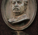 Medalion z portretem Edwarda Petzolda z jego grobu na cmentarzu ewangelicko-augsburskim w Warszawie.
