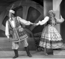 Sztuka "Krakowiacy i górale" w Teatrze Narodowym w Warszawie w kwietniu 1950 r.