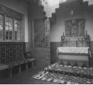 Ekspozycja w pawilonie polskim na Międzynarodowej Wystawie Sztuki Dekoracyjnej i Przemysłu Współczesnego w Paryżu w 1925 r.