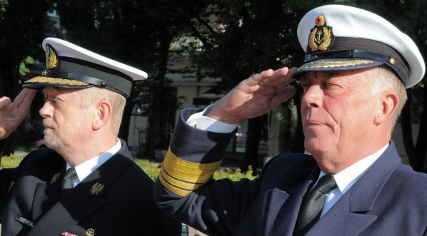  Wiceadmirał Wolfgang Nolting i dowódca MW wiceadmirał Andrzej Karweta.  