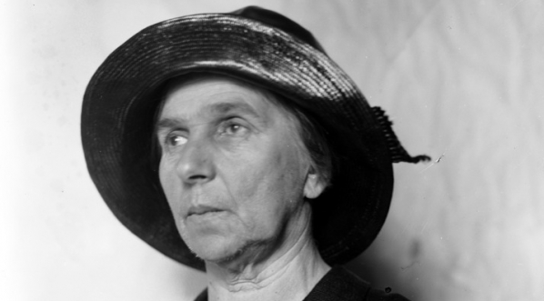  Melania Lipińska, polska lekarka zamieszkała we Francji - fotografia portretowa.  (lipiec 1930 r.)  