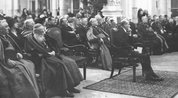  Uroczysta akademia ku czci królowej Jadwigi w sali Rady Miejskiej w Warszawie 12.03.1933 r.  