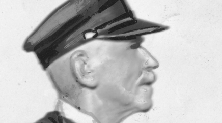  Mariusz Zaruski - kapitan harcerskiego szkunera "Zawisza Czarny" na pokładzie żaglowca w 1937 roku.  