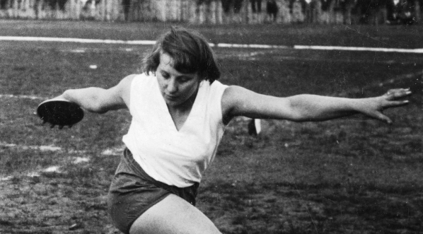  Mecz lekkoatletyczny drużyn kobiecych Sokół Bydgoszcz – AZS Poznań na Stadionie Miejskim w Bydgoszczy 14.05.1933 r.  