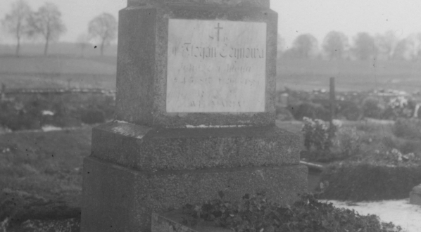  Grób Floriana Ceynowa na cmentarzu w Przysiersku.  