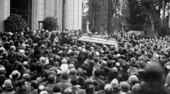 Pogrzeb prezesa Huberta Lindego w Krakowie w 1926 roku.  