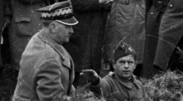  Wizyta Naczelnego Wodza gen. Władysława Sikorskiego w obozie w Coetquidan. (fot. Czesław Datka, luty 1940 r.)  