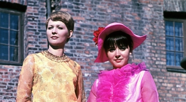  Barbara Modelska i Maja Wodecka w filmie Leona Jeannota "Człowiek z M-3" z 1968 roku.  