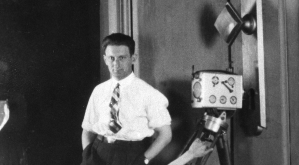  Operator Seweryn Steinwurzel (w środku) na planie filmu Juliusza Gardana "Kropka nad i..." z 1928 roku.  