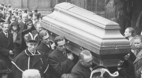  Pogrzeb hrabiego Maurycego Klemensa Zmoyskiego, 8.05.1939 r.  