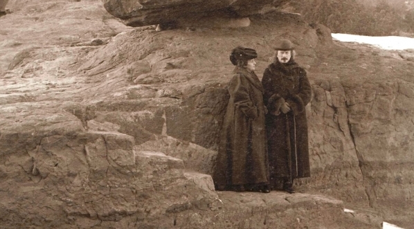  Helena i Ignacy Jan Paderewscy przy Balanced Rock w Garden of the Gods w Colorado Springs (USA) w 1908 r.  