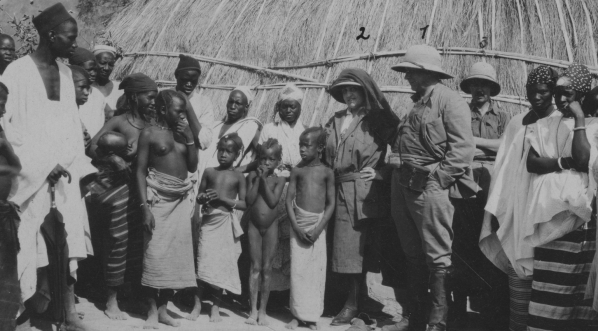  Ferdynand Ossendowski podczas ekspedycji do Gwinei w 1926 roku.  