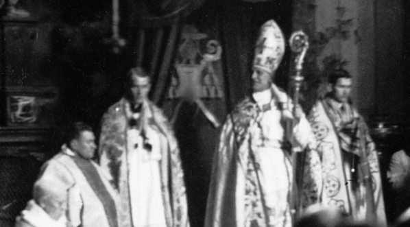  Ingres nowego biskupa łomżyńskiego Romualda Jałbrzykowskiego w styczniu 1926 roku.  
