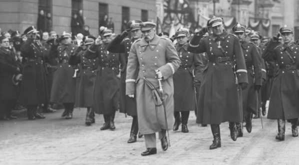  Obchody Święta Niepodległości na placu Marszałka Józefa Piłsudskiego w Warszawie 11.11.1932 r.  