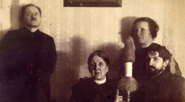  Nela z mężem Erazmem, matką Idalią Miłkowską oraz Edwardem Abramowskim.  