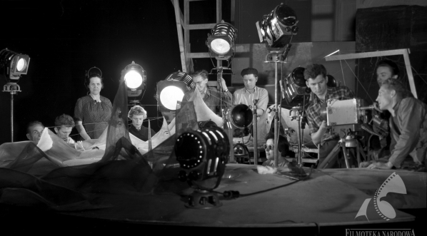  Realizacja filmu animowanego Teresy Badzian "Tajemnicze sygnały" (1957).  