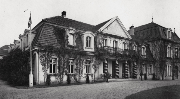  Pałac hrabiego Bogdana Hutten-Czapskiego w Smogulcu.  