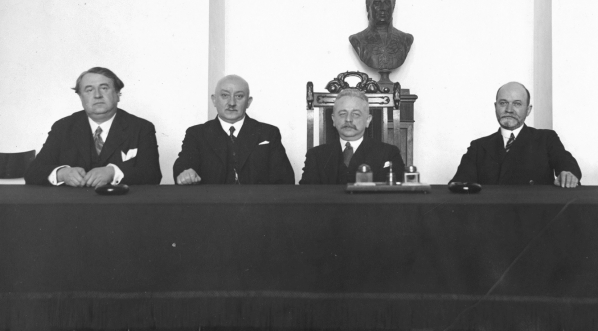  Naukowcy węgierscy z wizytą w Warszawie w marcu 1933 r.  