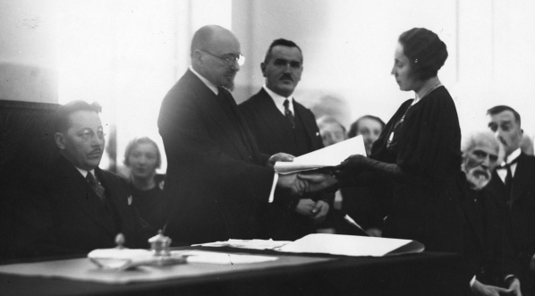 Uroczystość rozdania dyplomów w Akademii Stomatologicznej w Warszawie 8.12.1933 r.  