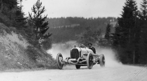  Eliminacje do Mistrzostw Polski - wyścig samochodowy w Krzyżowej w czerwcu 1929 roku.  