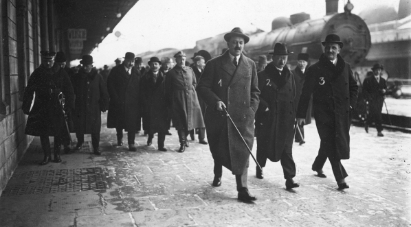  Powrót delegacji polskiej ze Zgromadzenia Ligi Narodów w marcu 1926 roku.  