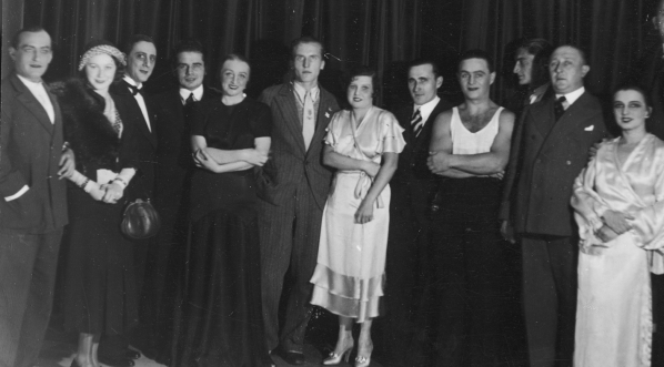  Wizyta biegaczy Volmariego Iso-Hollo i Janusza Kusocińskiego w Teatrze Banda w Warszawie, 14.10.1932 r.  