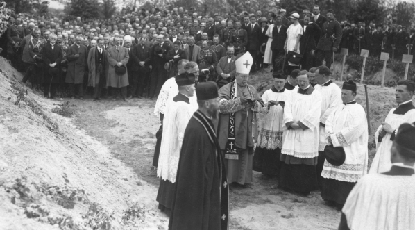  Pogrzeb ofiar przewrotu majowego w 1926 roku.  