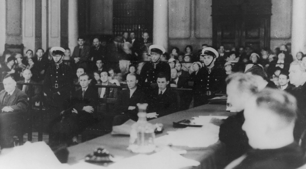  Proces przeciwko Janowi Dońcowi, Władysławowi Borzęckiemu i Kazimierzowi Schenkirzykowi przed Sądem Okręgowym w Krakowie w czerwcu 1934 roku.  